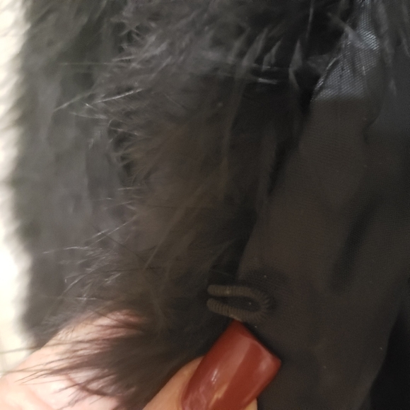 Black boa jacket clasp and snap closure. - Picture 7 of 12